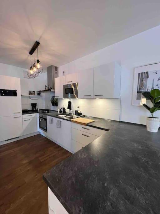 Moderne Wohnung Mit 4 Betten Bochum Exterior foto